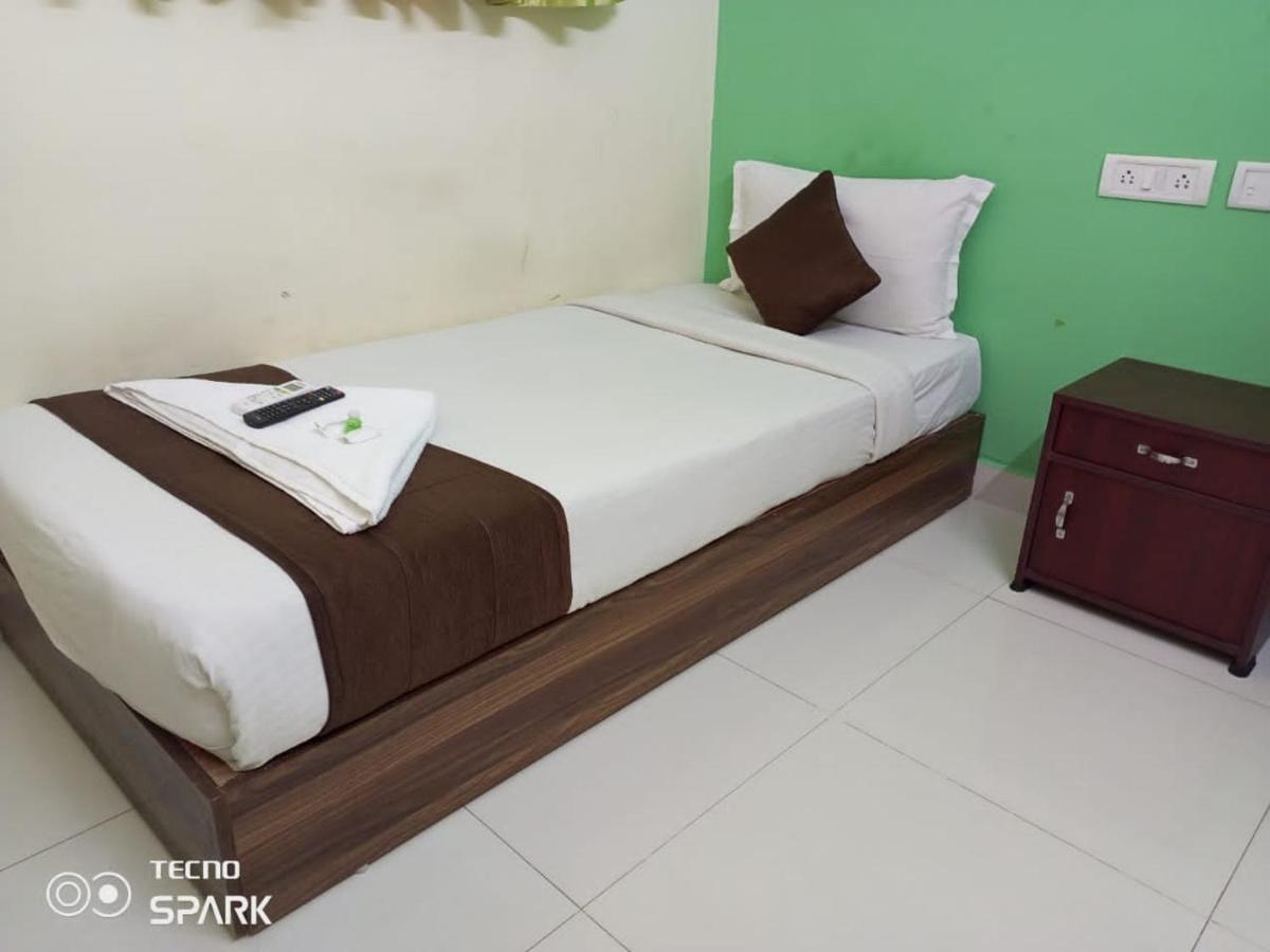 Green Tree Hotel-Near Vfs Global And Ramee Mall Chennai Zewnętrze zdjęcie